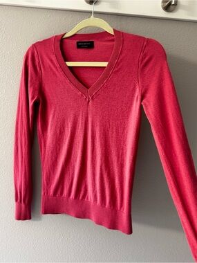 Banana Republic Women's  Pinkish-Coral V-Neck Sweater
